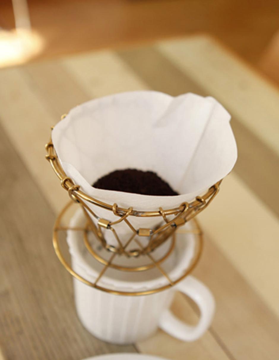 Estructura plegable Kikkerland para filtro de café