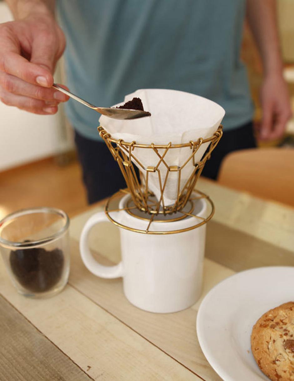 Estructura plegable Kikkerland para filtro de café
