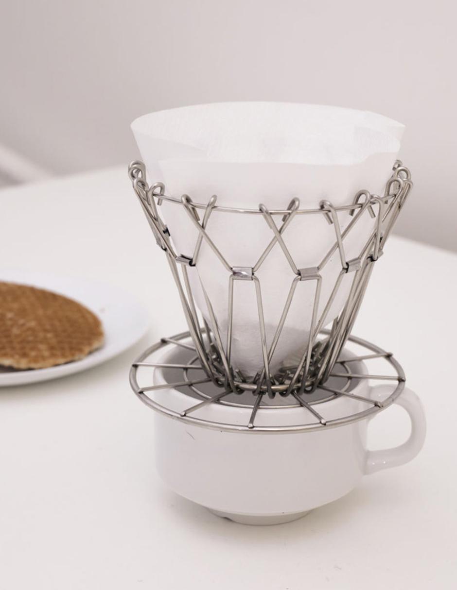 Estructura plegable Kikkerland para filtro de café