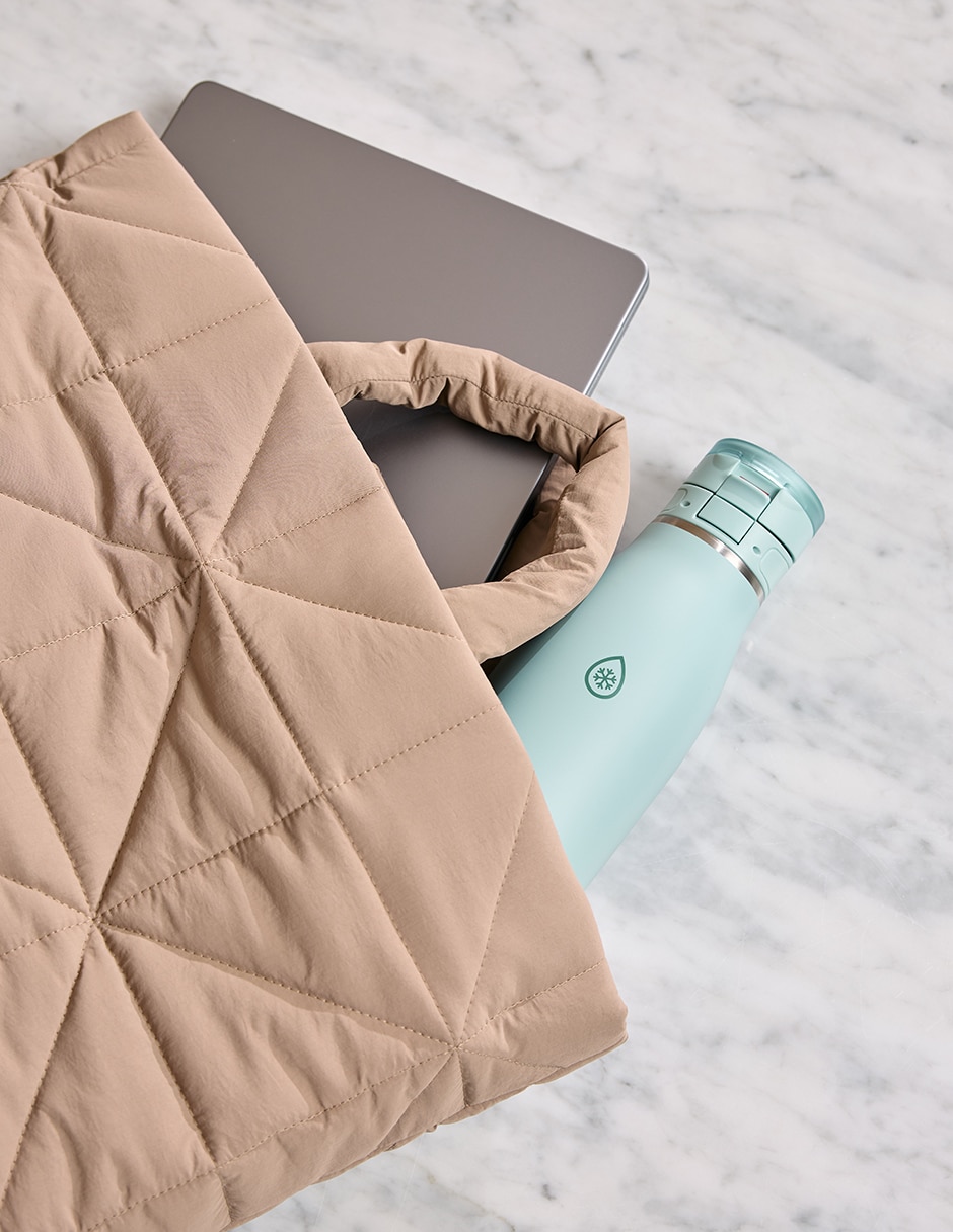 Termo de acero inoxidable Traveler Soft Touch con tapa push pull 750 ml Termo de acero inoxidable Traveler Soft Touch con tapa push pull 750 ml